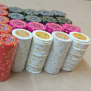 Photo 2 of White Customised Gem chip 14gm